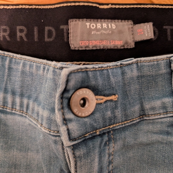 Capris - Picture 3 of 3